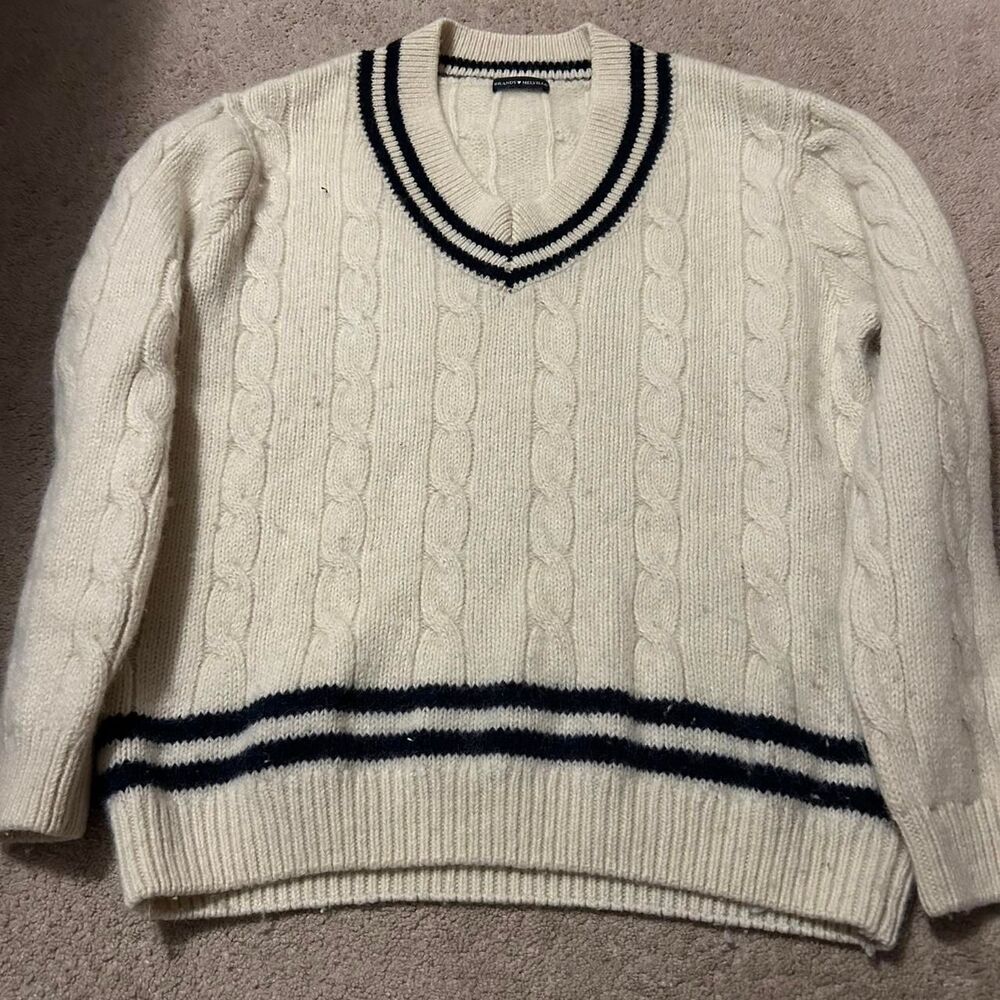 Brandy-melville Women's Cream sweater